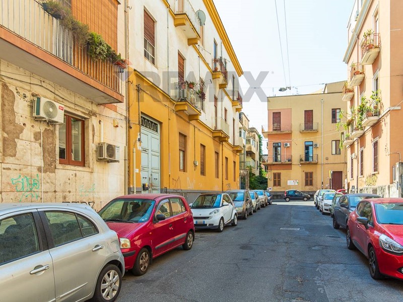 Appartamento in Vendita a Catania, 115'000&euro;, 121 m²