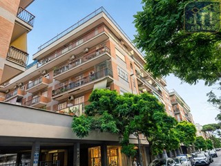 Trilocale in Vendita a Roma, 275'000&euro;, 100 m²