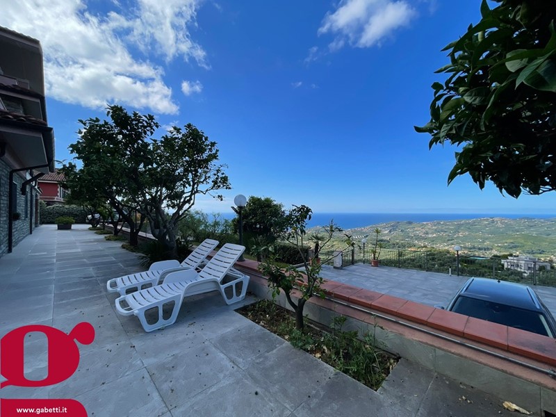 Trilocale in Vendita a Imperia, 360'000&euro;, 151 m²