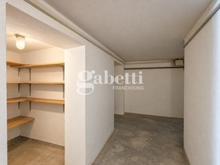 Trilocale in Vendita a Firenze, 276'000&euro;, 75 m², arredato