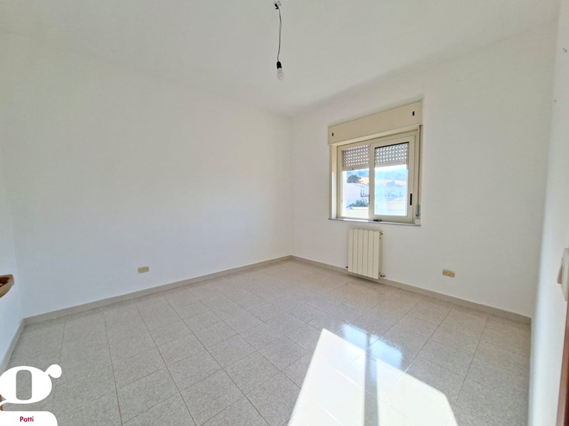 Quadrilocale in Vendita a Patti, 110'000&euro;, 110 m²