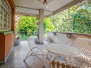 Appartamento in Vendita a Bologna, zona Mazzini - Fossolo, 450'000&euro;, 146 m², con Box