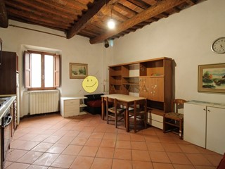 Trilocale in Vendita a Figline e Incisa Valdarno, zona Incisa, 78'000&euro;, 60 m², arredato