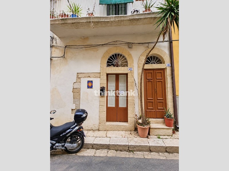 Appartamento in Vendita a Ragusa, 65'000&euro;, 99 m²