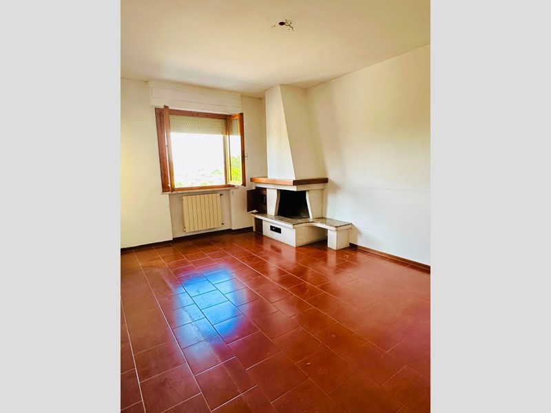 Appartamento in Vendita a Siena, zona Taverne D'arbia, 175'000&euro;, 113 m², con Box