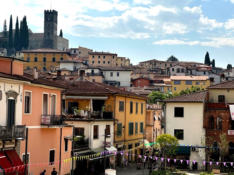 Appartamento in Vendita a Barga, 280'000&euro;, 180 m², arredato