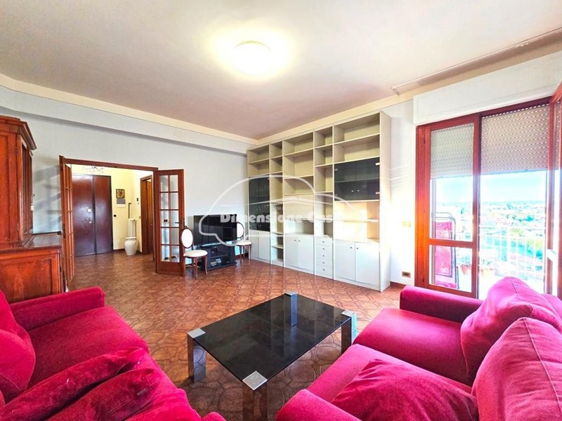 Attico in Vendita a Altopascio, 180'000&euro;, 130 m², con Box