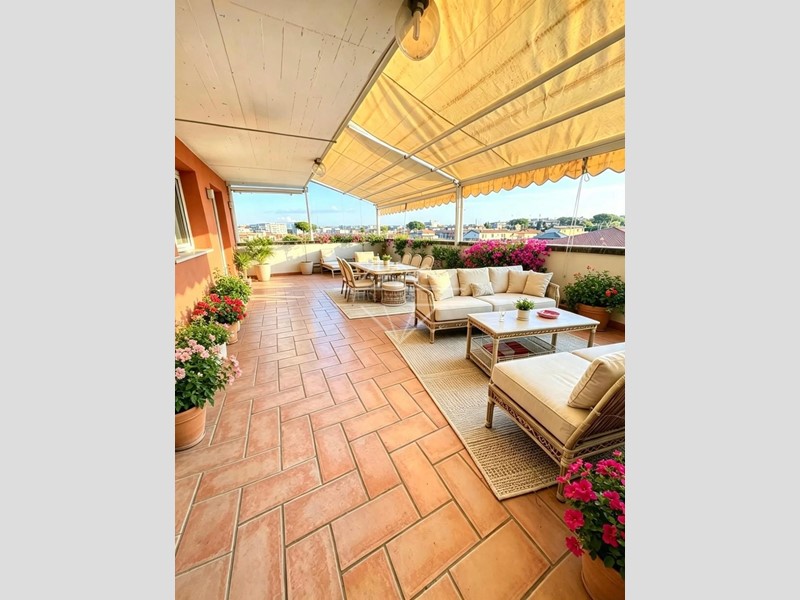 Attico in Vendita a Carrara, zona Marina di Carrara, 419'000&euro;, 120 m²