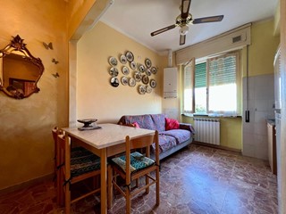 Bilocale in Vendita a Massa, zona Marina di Massa, 135'000&euro;, 45 m², arredato