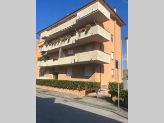 Quadrilocale in Vendita a Pisa, 235'000&euro;, 90 m², arredato, con Box