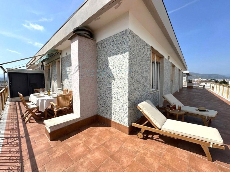 Attico in Vendita a Albenga, 340'000&euro;, 100 m²
