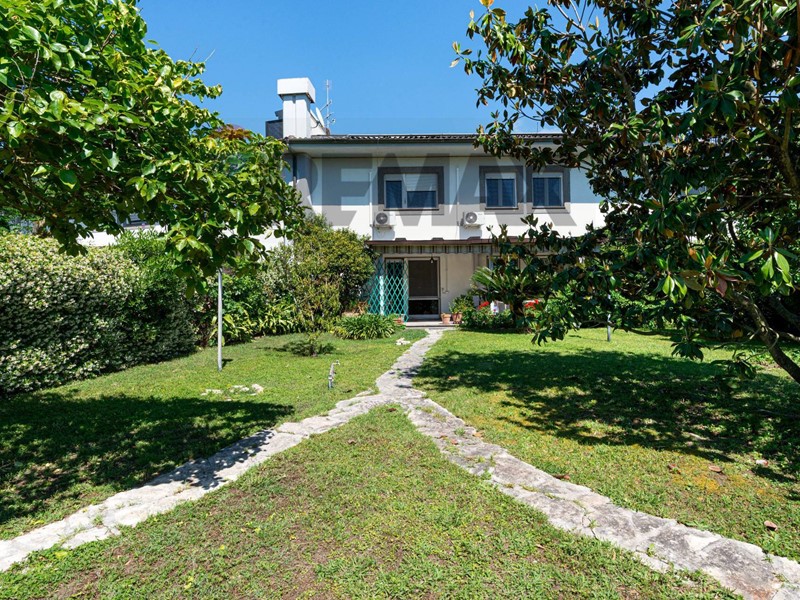 Quadrilocale in Vendita a Roma, 470'000&euro;, 112 m²
