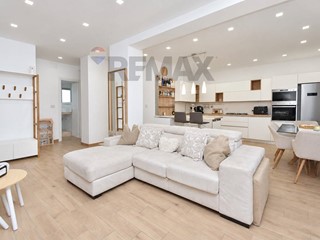 Quadrilocale in Vendita a Catania, 117'000&euro;, 93 m²