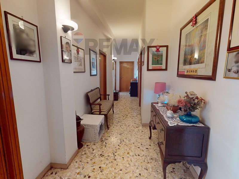 Appartamento in Vendita a Perugia, 109'000&euro;, 140 m²