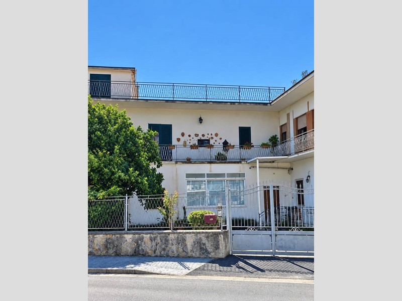 Trilocale in Vendita a Sant'Arpino, 135'000&euro;, 100 m²