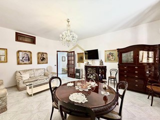 Appartamento in Vendita a Partinico, 89'000&euro;, 105 m²