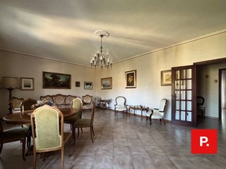 Appartamento in Vendita a Caserta, 320'000&euro;, 170 m²