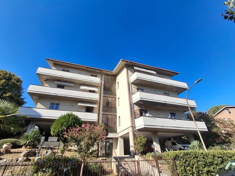 Appartamento in Vendita a Teramo, 100'000&euro;, 115 m²