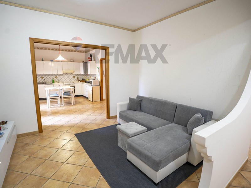 Quadrilocale in Vendita a Aci Sant'Antonio, 129'000&euro;, 124 m²