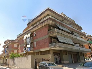 Trilocale in Vendita a Pomezia, 165'000&euro;, 92 m²