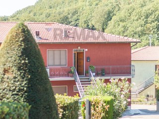 Trilocale in Vendita a Semproniano, 95'000&euro;, 98 m²