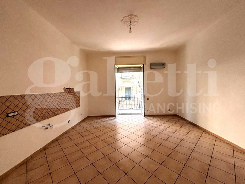 Trilocale in Vendita a Napoli, 159'000&euro;, 85 m²