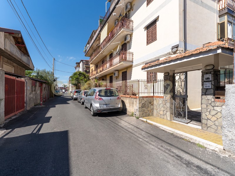 Quadrilocale in Vendita a Catania, 98'000&euro;, 125 m²