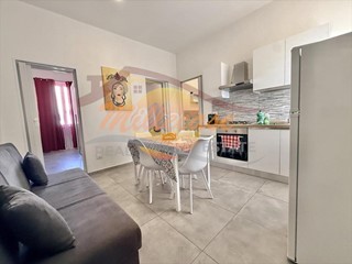 Trilocale in Vendita a Siracusa, zona Adda -Gelone - Borgata, 123'000&euro;, 60 m², arredato