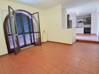 Appartamento in Vendita a Lucca, zona farneta, 190'000&euro;, 160 m²