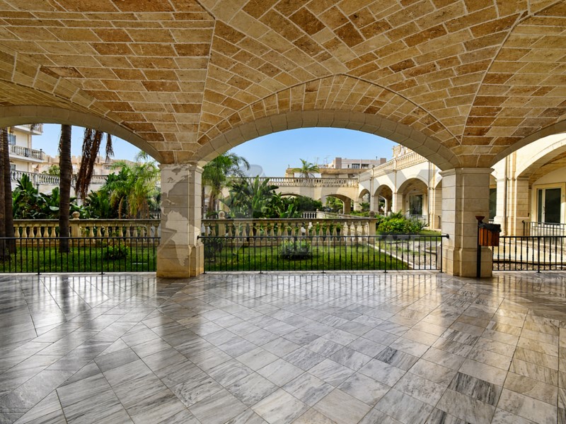 Appartamento in Vendita a Gallipoli, 320'000&euro;, 130 m², arredato, con Box