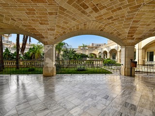 Appartamento in Vendita a Gallipoli, 320'000&euro;, 130 m², arredato, con Box