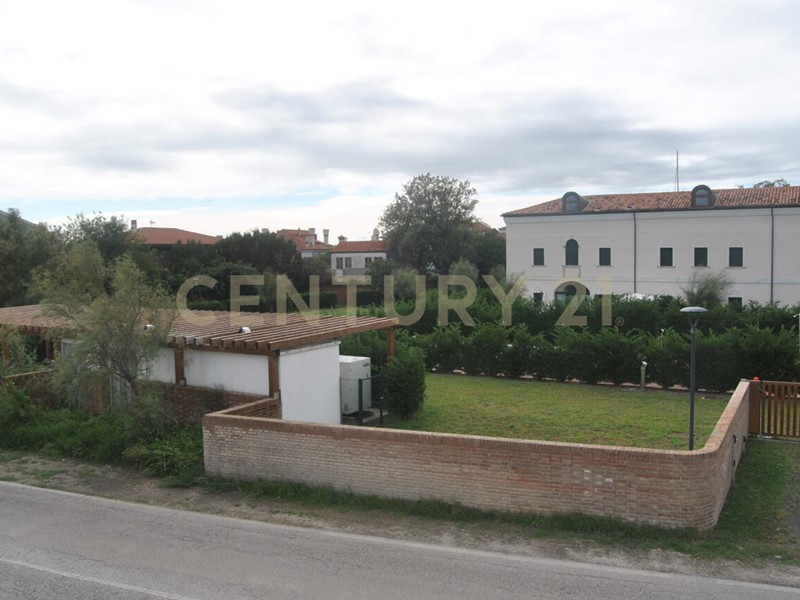 Trilocale in Vendita a Venezia, zona Pellestrina, 290'000&euro;, 155 m²