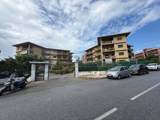 Appartamento in Vendita a Messina, 260'000&euro;, 150 m², con Box