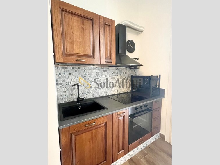 Bilocale in Affitto a Bari, zona Centro, 1'150&euro;, 55 m², arredato