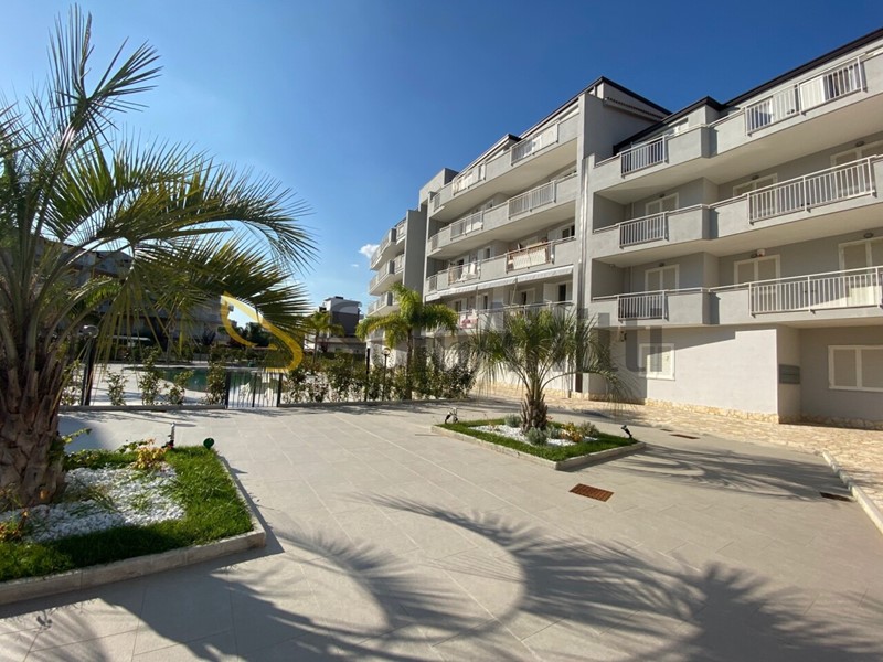 Bilocale in Affitto a Caserta, zona San Benedetto, 650&euro;, 60 m², arredato, con Box