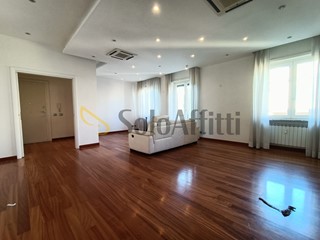 Quadrilocale in Affitto a Roma, zona Camilluccia, 1'800&euro;, 148 m², con Box