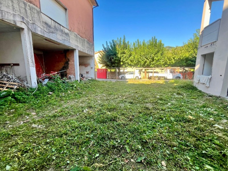 Bilocale in Vendita a Pescia, 100'000&euro;, 65 m²