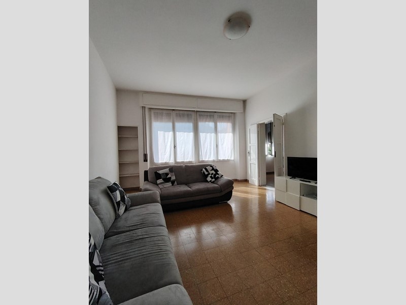 Appartamento in Affitto a Carrara, 1'000&euro;, 160 m², arredato