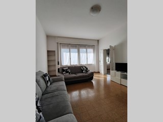 Appartamento in Affitto a Carrara, 1'000&euro;, 160 m², arredato