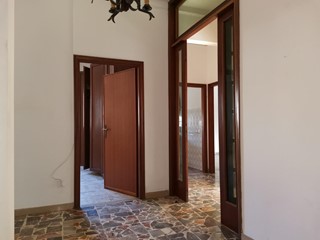 Appartamento in Vendita a Poggibonsi, 200'000&euro;, 120 m², con Box