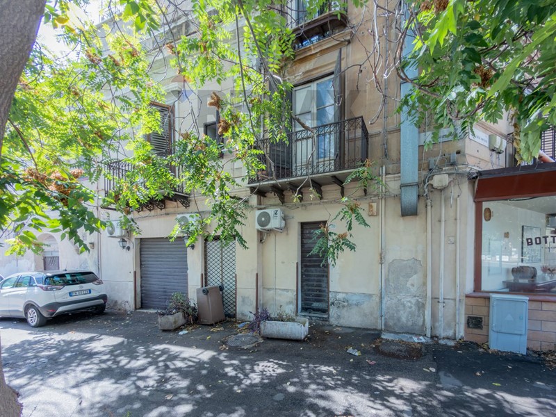 Appartamento in Vendita a Palermo, 172'000&euro;, 156 m²