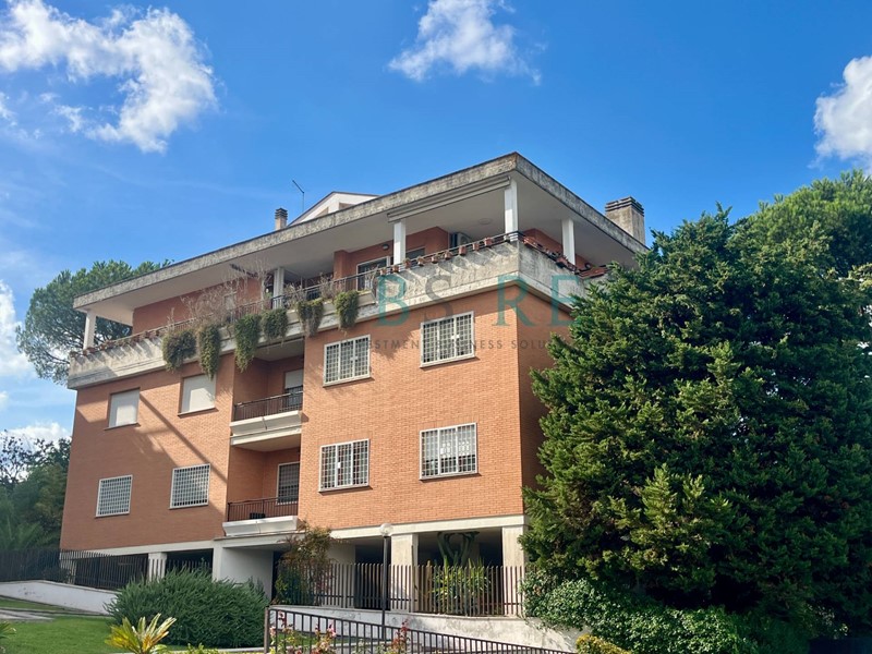 Trilocale in Vendita a Roma, 245'000&euro;, 92 m²