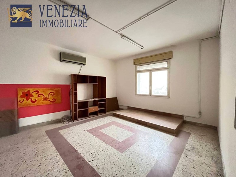 Appartamento in Vendita a Sciacca, 80'000&euro;, 135 m²