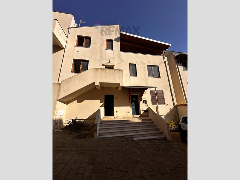 Appartamento in Vendita a Cerzeto, 149'000&euro;, 160 m²