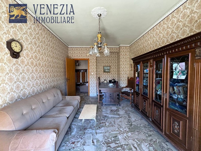 Appartamento in Vendita a Sciacca, 120'000&euro;, 160 m²