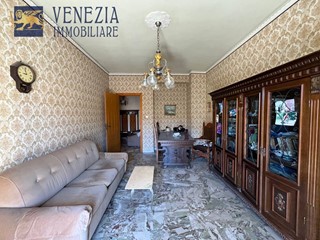 Appartamento in Vendita a Sciacca, 120'000&euro;, 160 m²