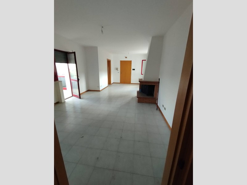 Quadrilocale in Vendita a Teramo, 105'000&euro;, 120 m²