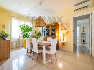 Appartamento in Vendita a Palermo, 560'000&euro;, 199 m²