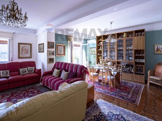 Appartamento in Vendita a Palermo, 180'000&euro;, 136 m², con Box