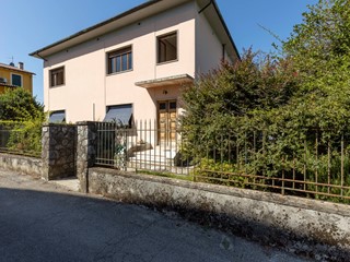 Appartamento in Vendita a Lucca, 279'999&euro;, 150 m²